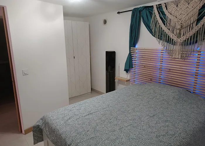 Chateaudouble : Appartement Au Calme
