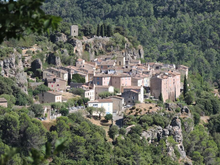 : Au Calme * Châteaudouble