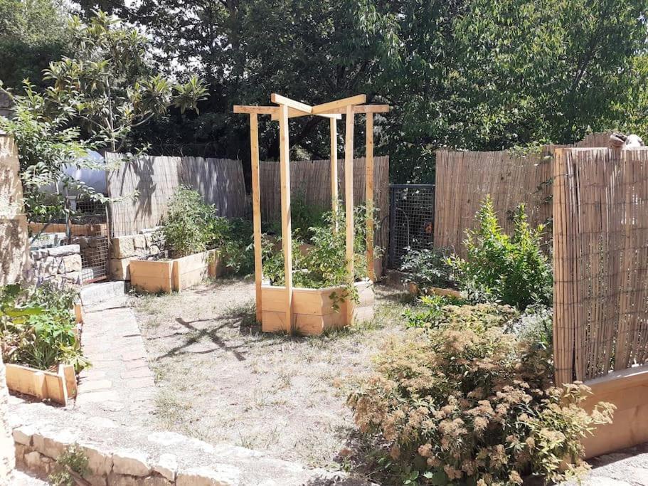 : Au Calme Appartement Châteaudouble